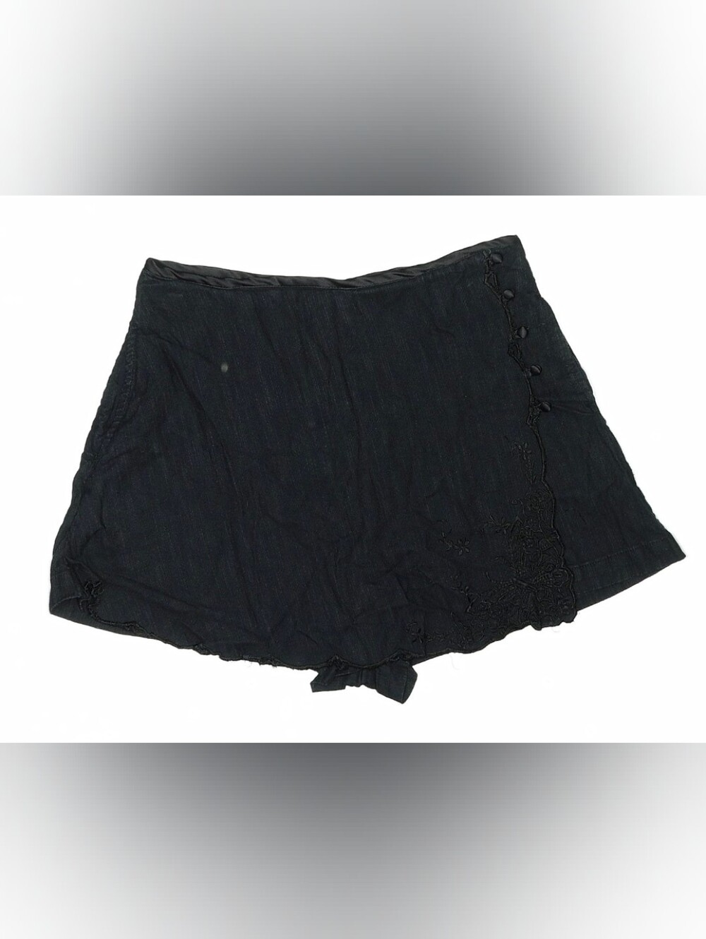 Black Women’s Embroidered Shorts